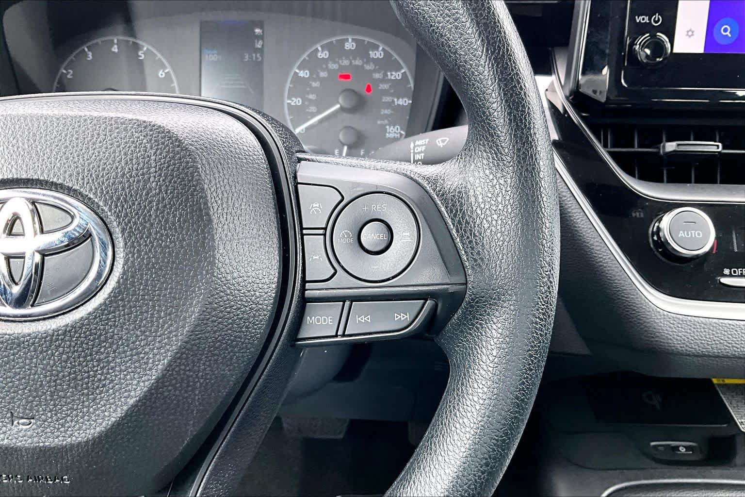 Used 2025 Toyota Corolla LE w/ LE Premium Package FWD image 24