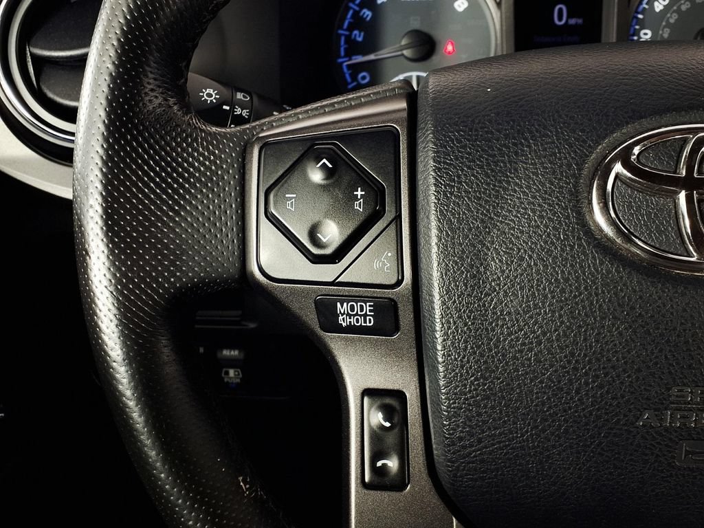 Used 2017 Toyota Tacoma SR AWD/4WD image 19