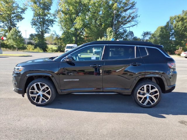 Used 2024 Jeep Compass Limited w/ Elite Group AWD/4WD image 10