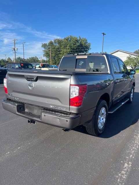 Used 2017 Nissan Titan SV AWD/4WD image 5