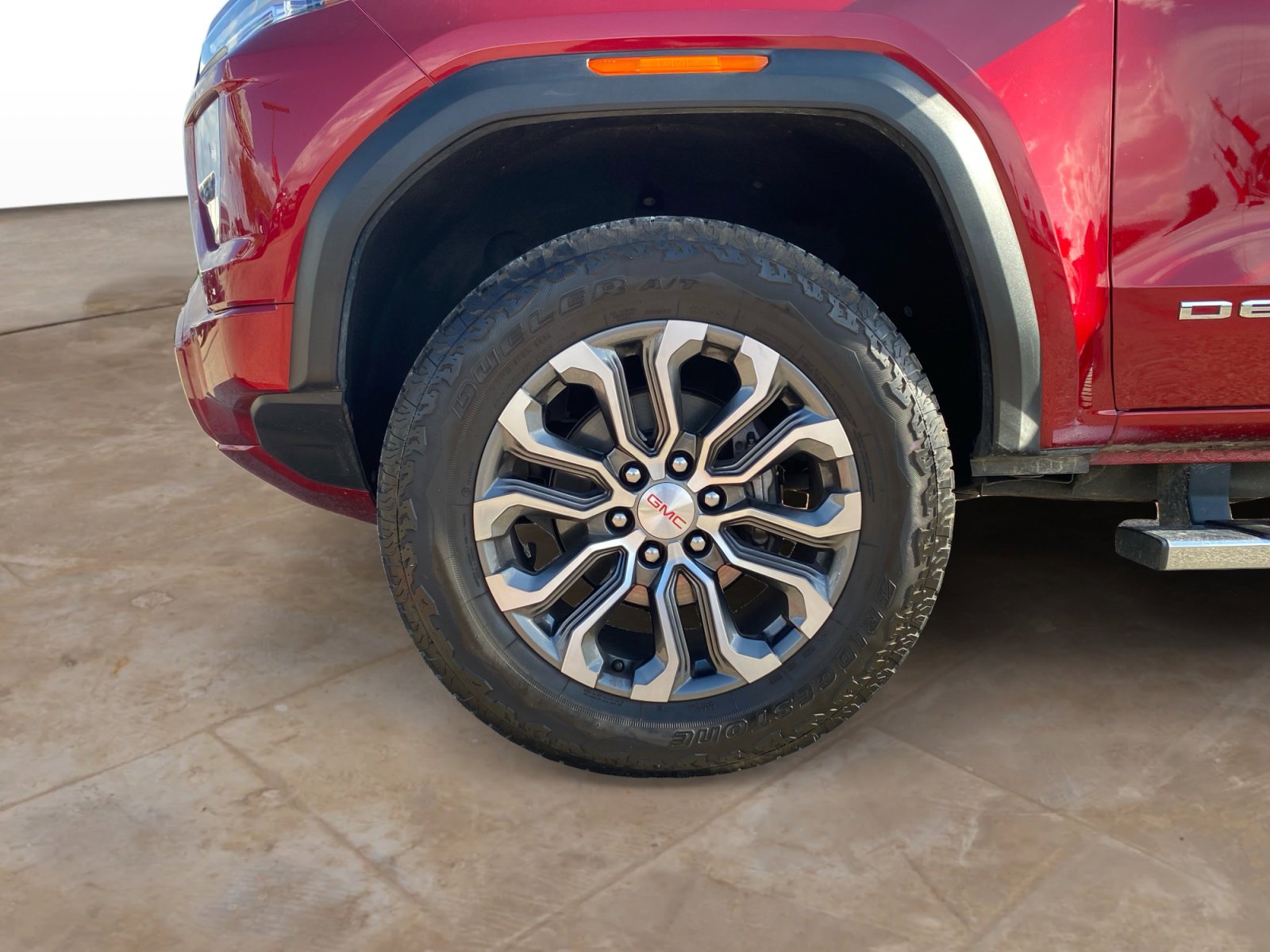 Used 2023 GMC Canyon Denali image 31