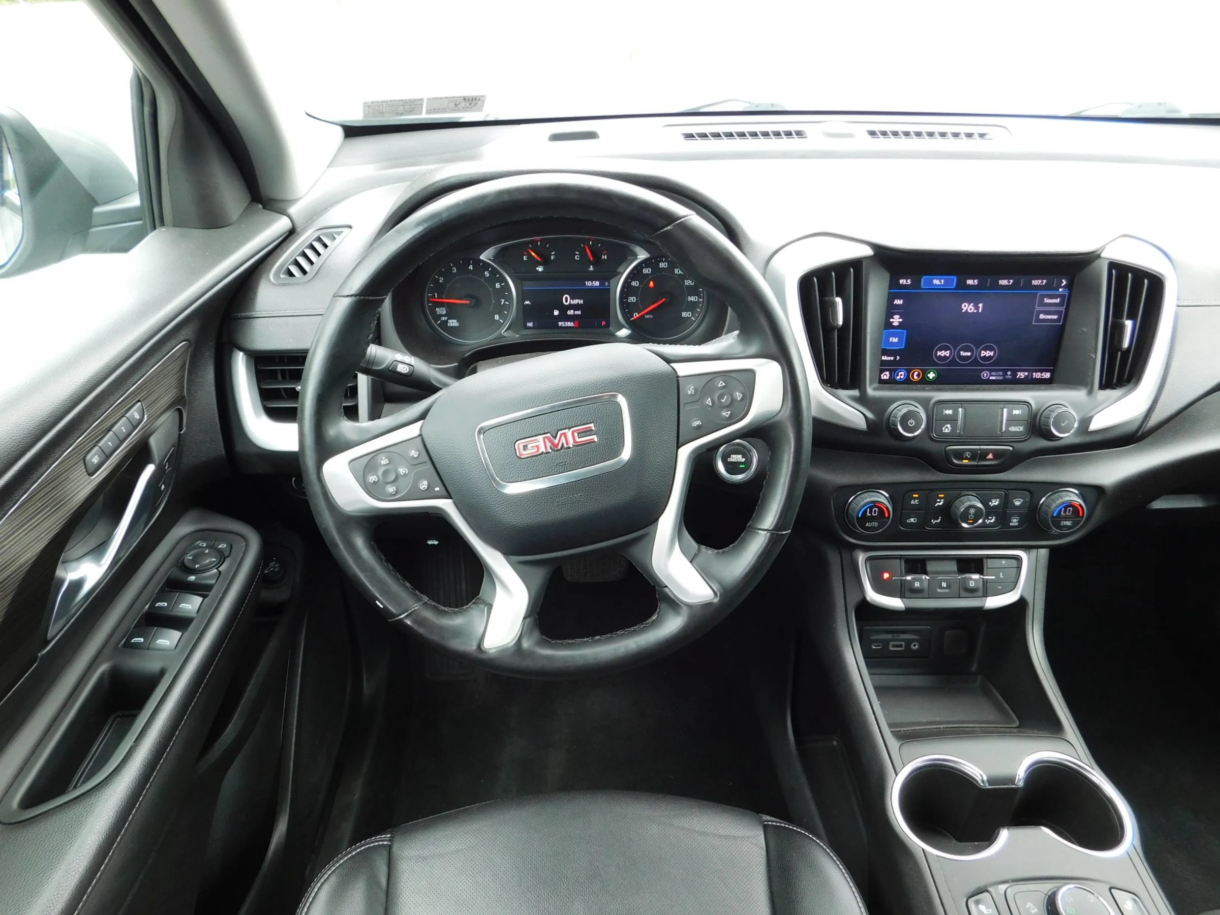 Used 2024 GMC Terrain SLT AWD/4WD image 13