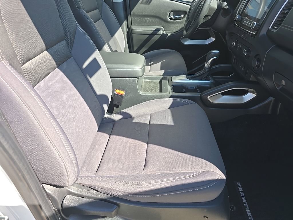 Used 2022 Nissan Frontier SV image 25