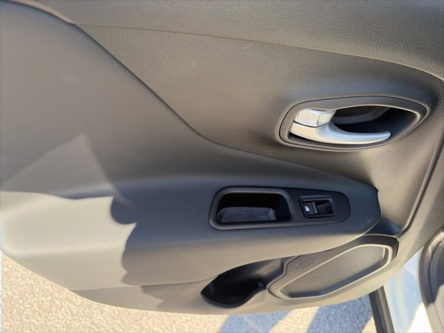 Used 2023 Jeep Renegade Altitude w/ Sun/Sound Group image 12