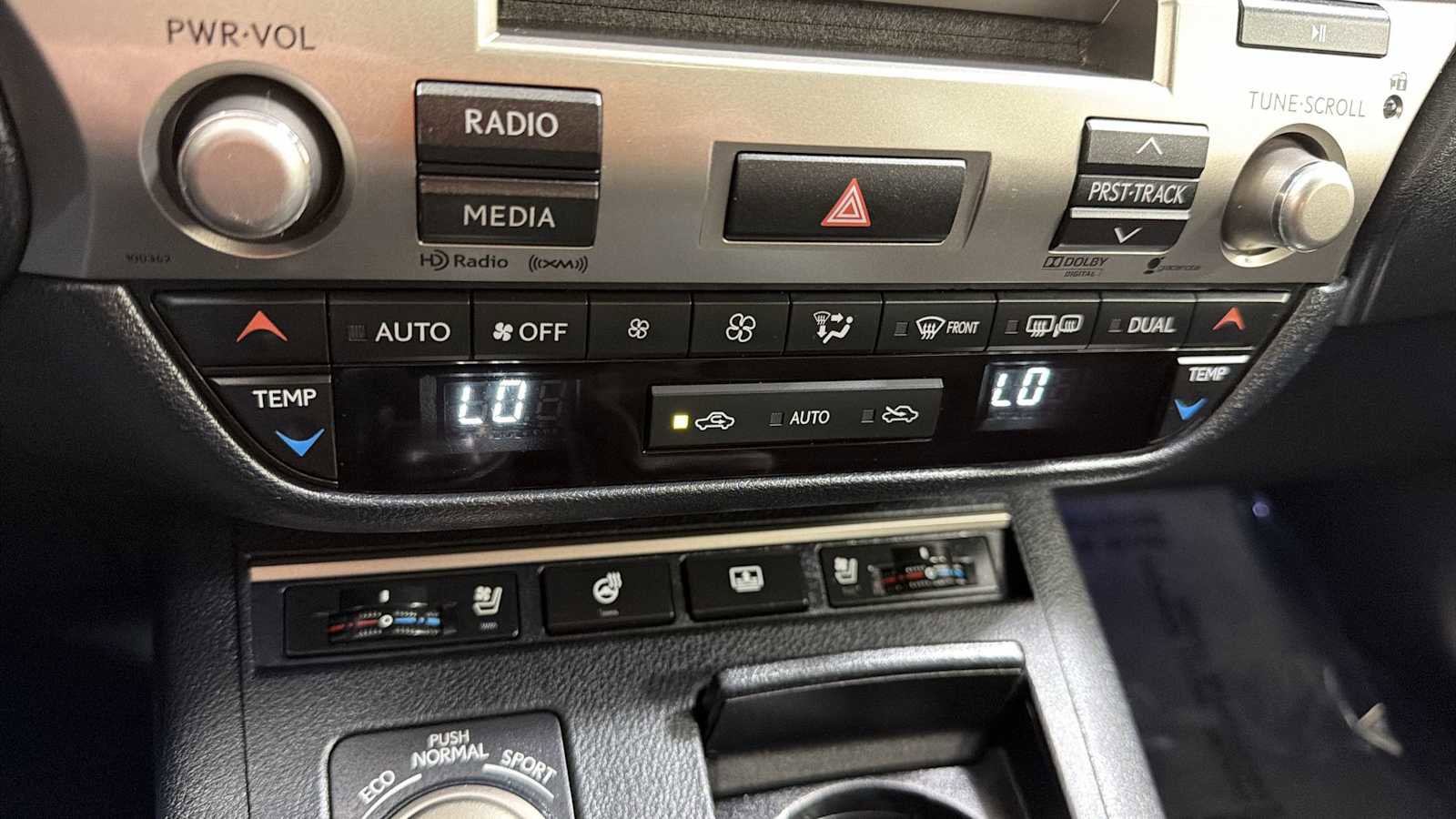 Used 2014 Lexus ES 350 w/ Luxury Package FWD image 21