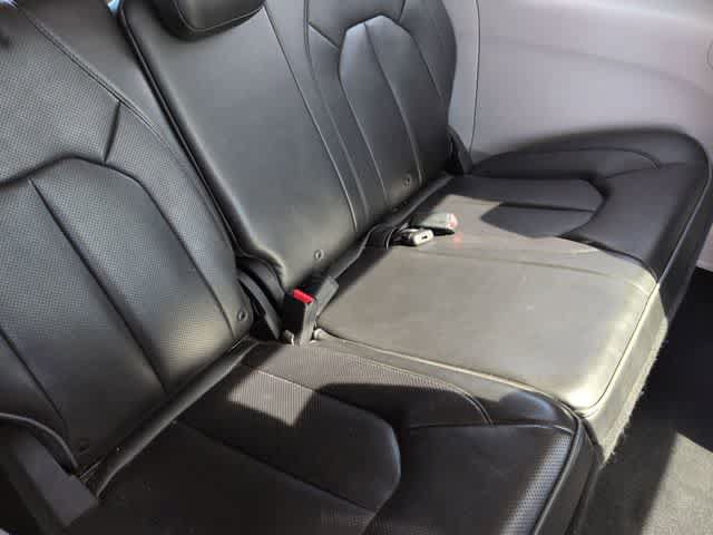 Used 2020 Chrysler Pacifica Limited FWD image 23