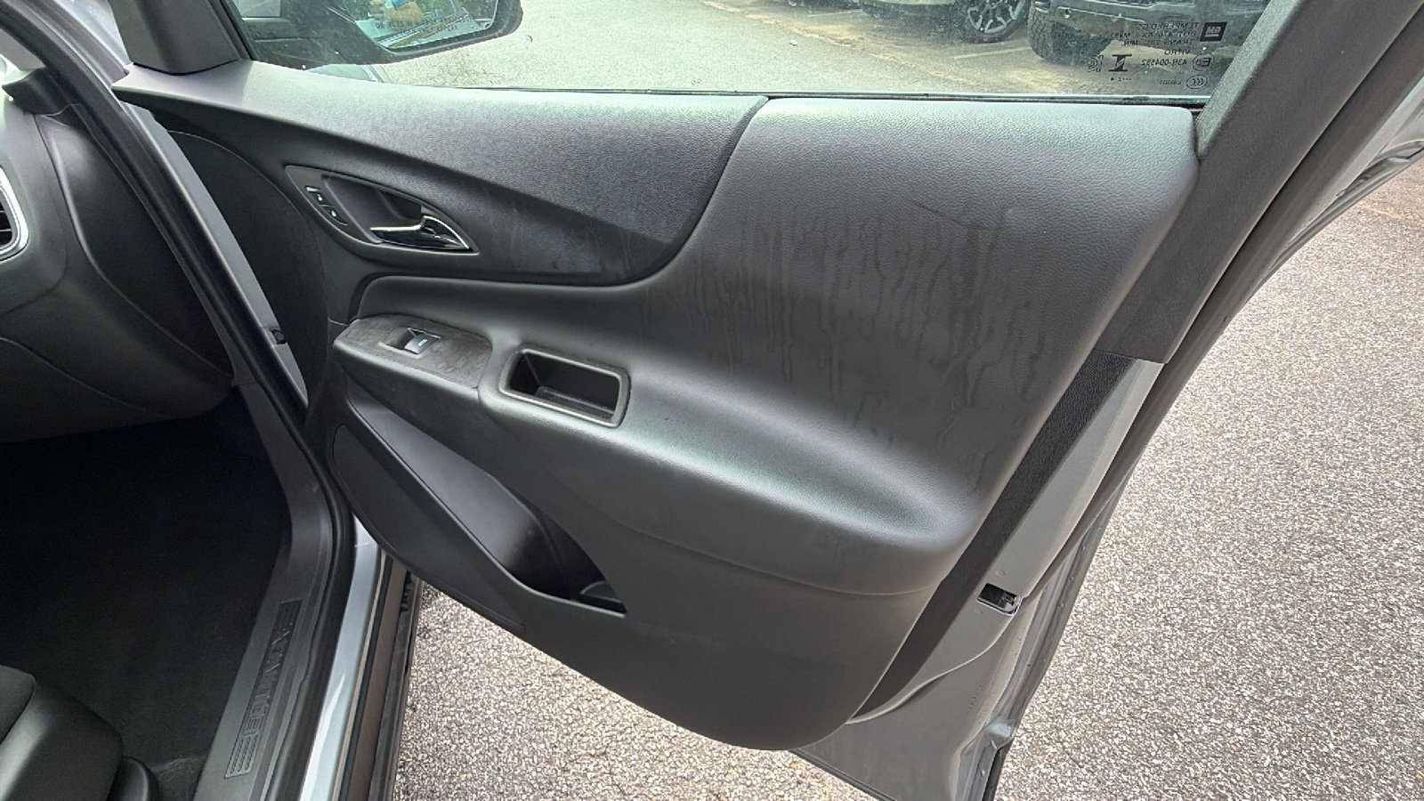 Used 2024 Chevrolet Equinox LT FWD image 18