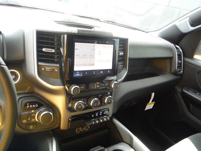New 2026 RAM 1500 Express AWD/4WD image 23