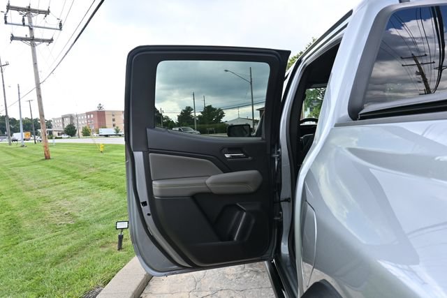 Used 2025 Chevrolet Colorado ZR2 w/ Technology Package AWD/4WD image 23