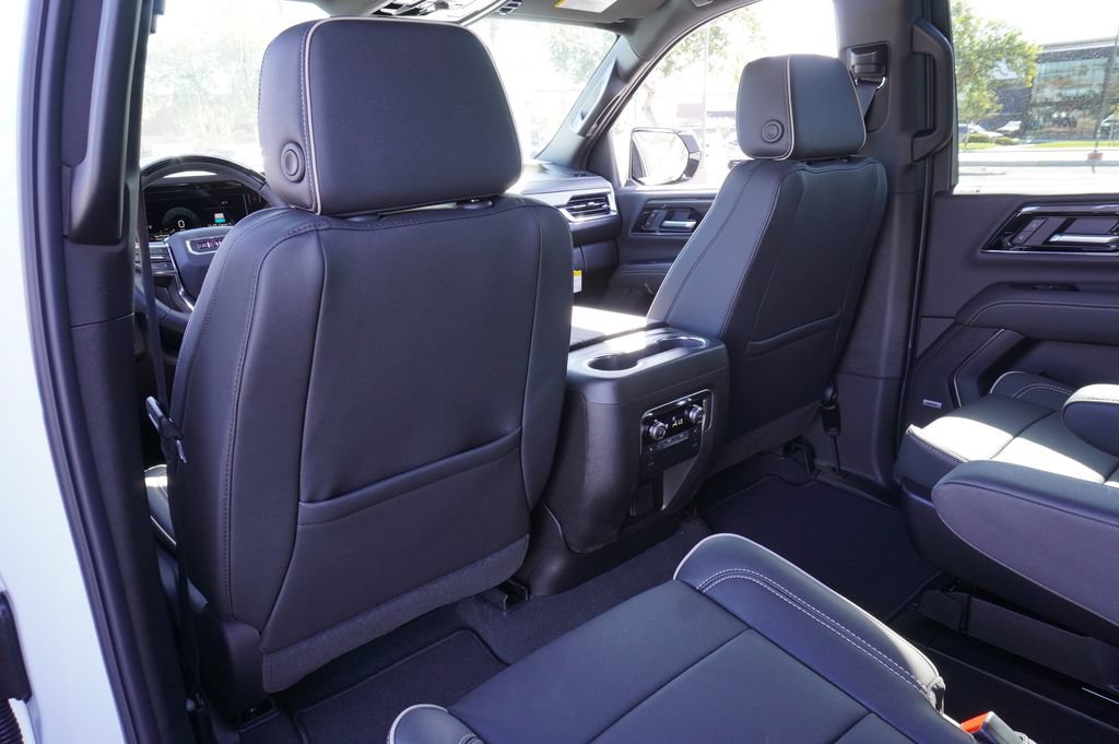 New 2026 GMC Yukon XL Elevation AWD/4WD image 12