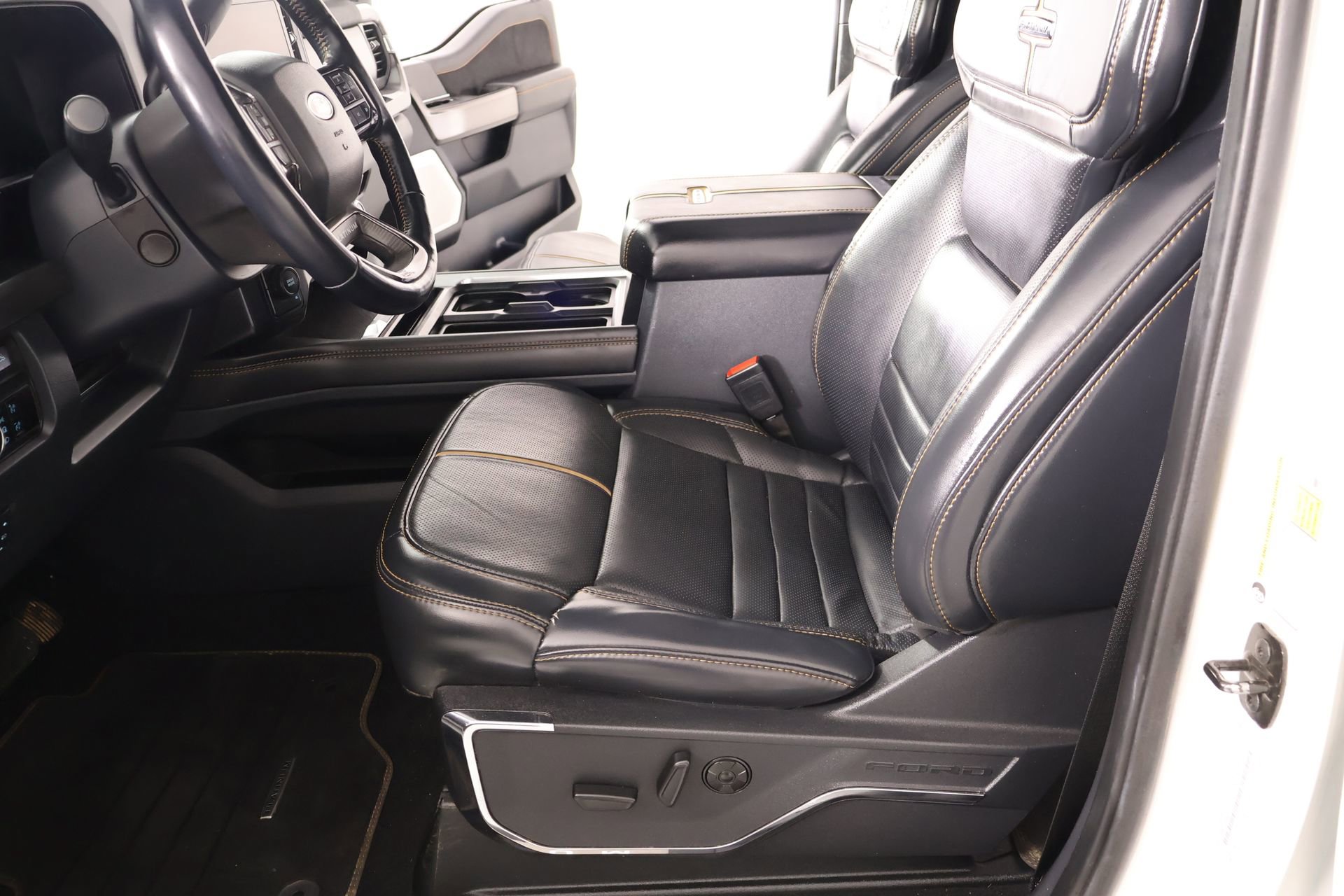 Used 2024 Ford F350 Platinum image 12