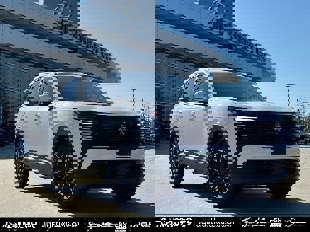 Used 2025 Nissan Kicks SV image 1