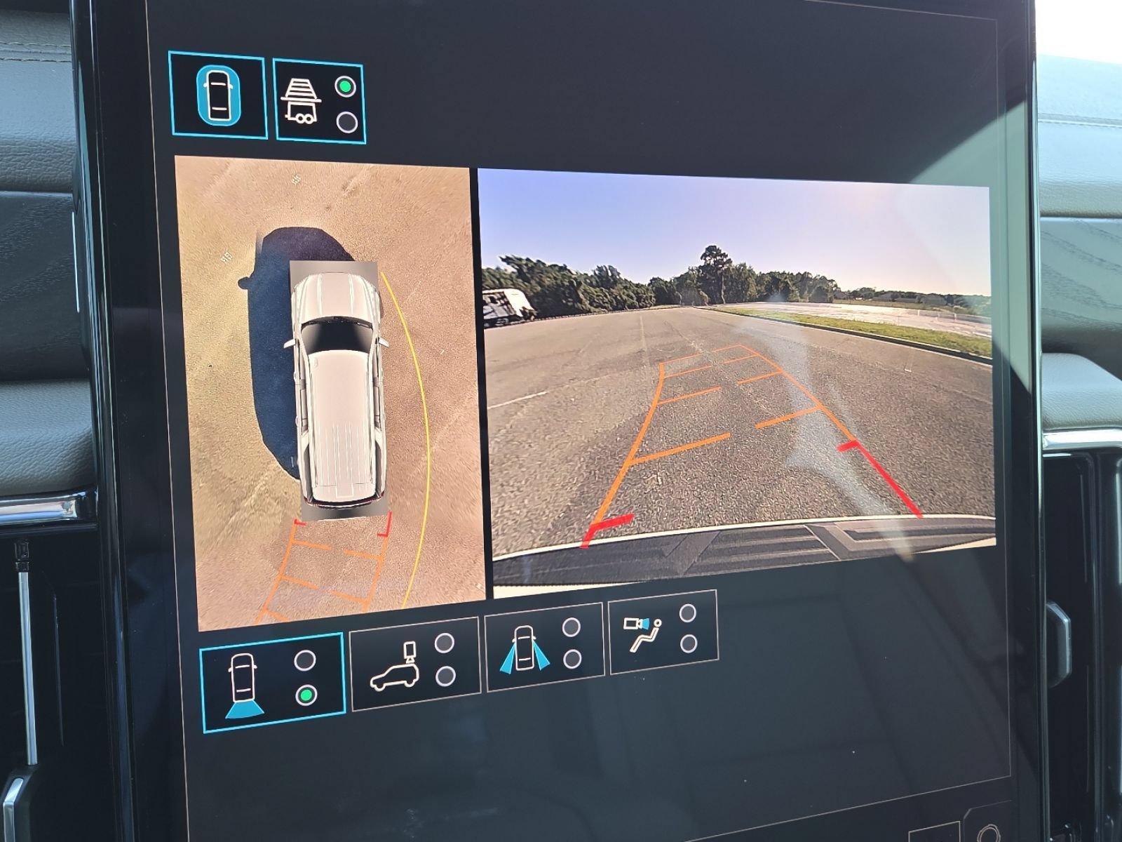 New 2026 GMC Yukon XL Denali w/ LPO, Floor Liner Package AWD/4WD image 8