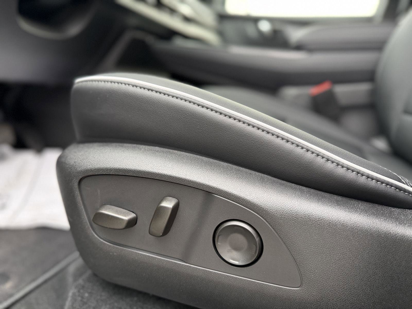 New 2026 Buick Enclave Sport Touring w/ Power Package image 15