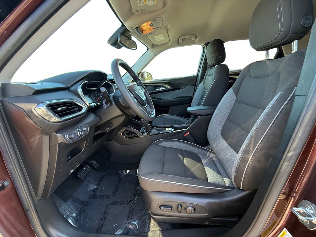 Used 2022 Chevrolet TrailBlazer LT w/ Convenience Package image 9