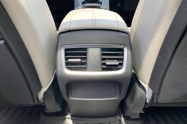 Used 2025 Acura RDX SH-AWD image 15