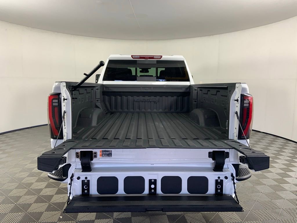 Used 2024 GMC Sierra 2500 AT4 w/ AT4 Preferred Package AWD/4WD image 10