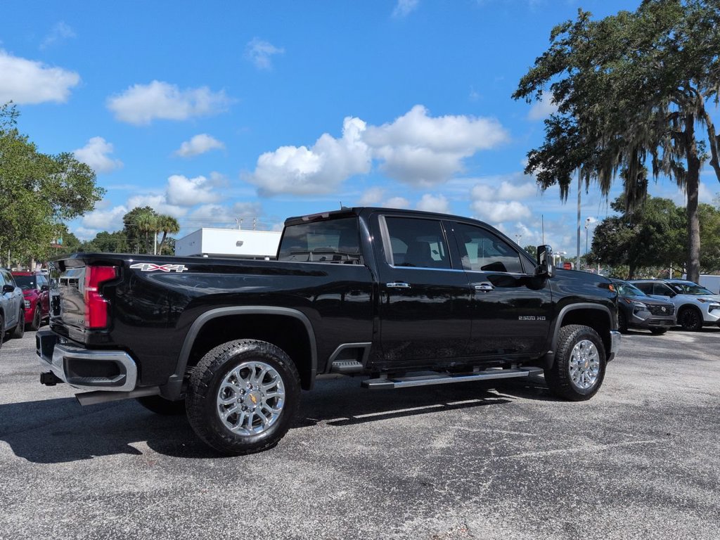Used 2025 Chevrolet Silverado 2500 LTZ AWD/4WD image 4
