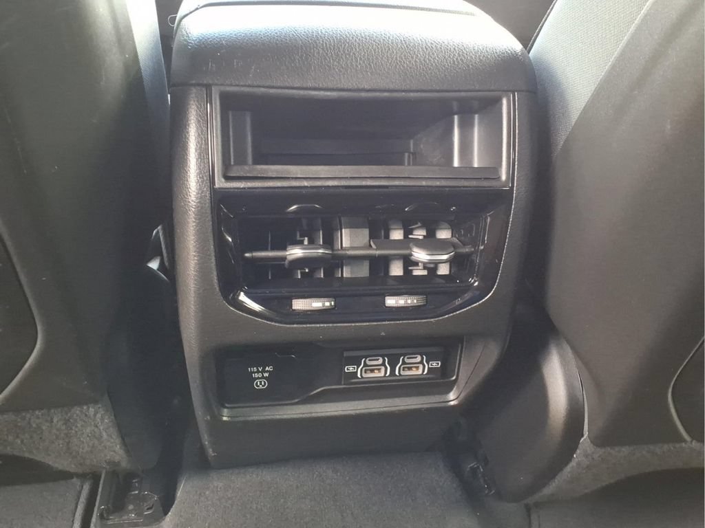 Used 2023 Jeep Grand Cherokee Altitude AWD/4WD image 17