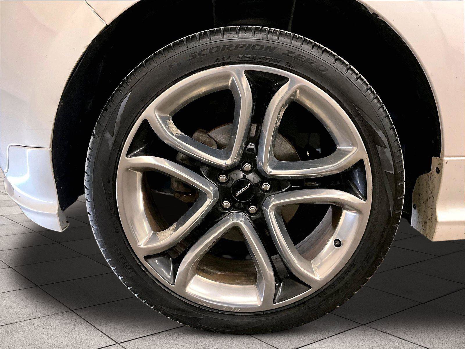 Used 2014 Ford Edge Sport w/ Driver Entry Package AWD/4WD image 9