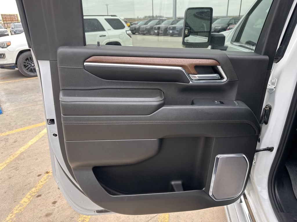 Used 2024 Chevrolet Silverado 2500 High Country w/ Technology Package AWD/4WD image 28