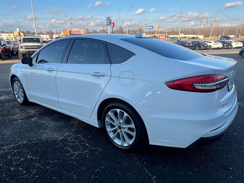 Used 2020 Ford Fusion SE image 6