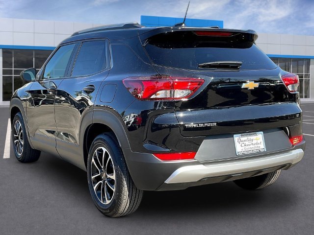 New 2026 Chevrolet TrailBlazer LT FWD image 3