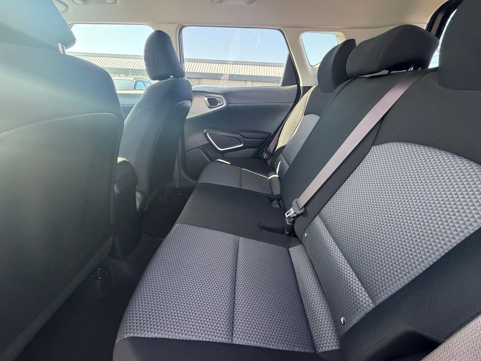 Used 2025 Kia Soul LX w/ LX Technology Package image 23