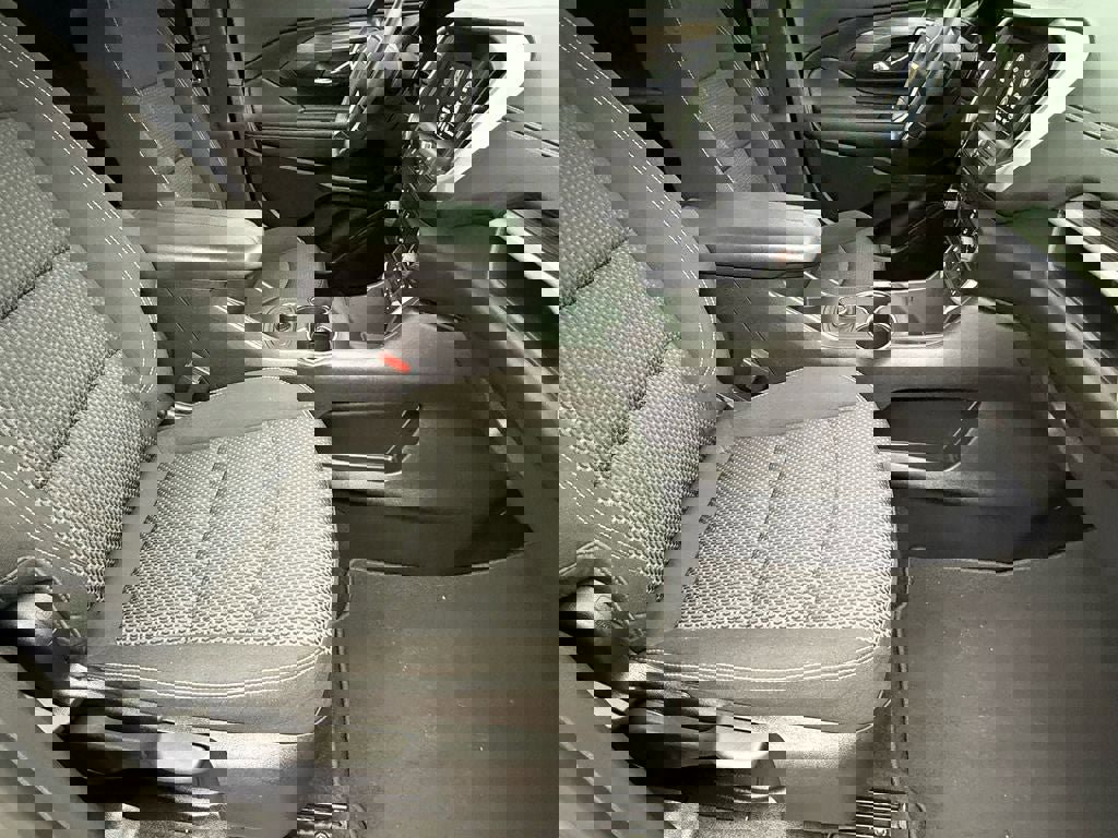 Used 2023 GMC Terrain SLE image 10