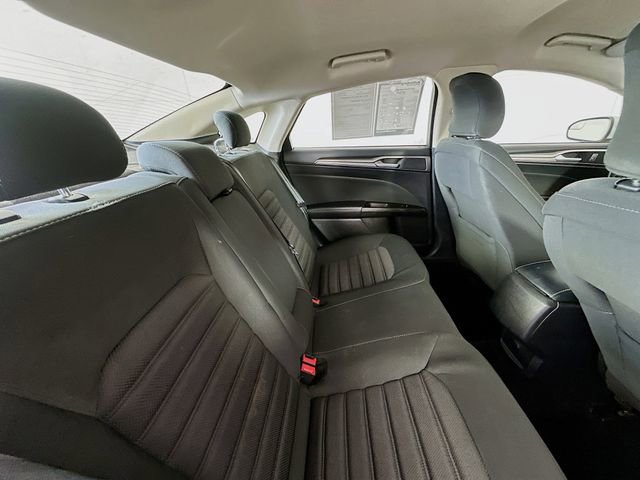 Used 2017 Ford Fusion SE image 25