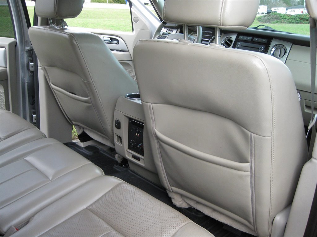 Used 2013 Ford Expedition Limited RWD image 34