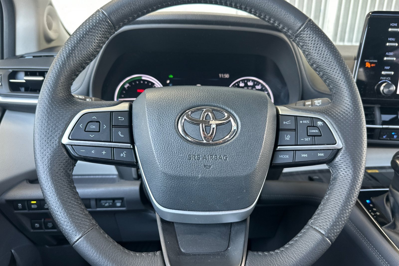 Certified 2024 Toyota Sienna Limited AWD/4WD image 25