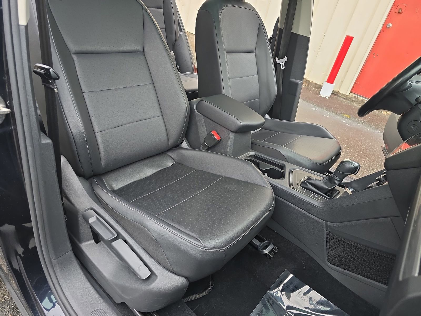 Used 2018 Volkswagen Tiguan SEL image 14