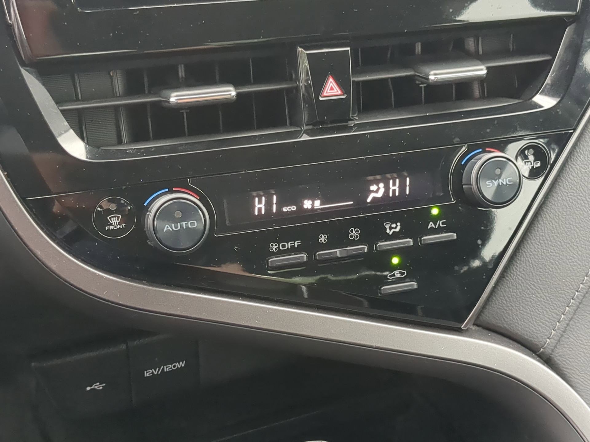 Used 2022 Toyota Camry LE w/ Convenience Package FWD image 18