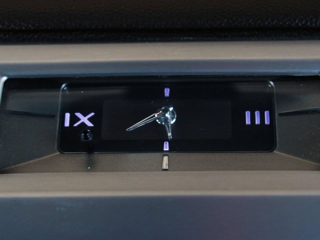 Used 2013 Cadillac Escalade Premium AWD/4WD image 17