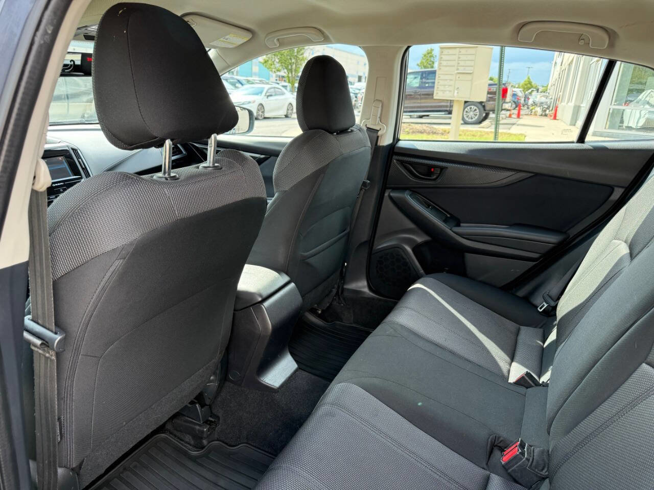 Used 2017 Subaru Impreza 2.0i Premium image 19