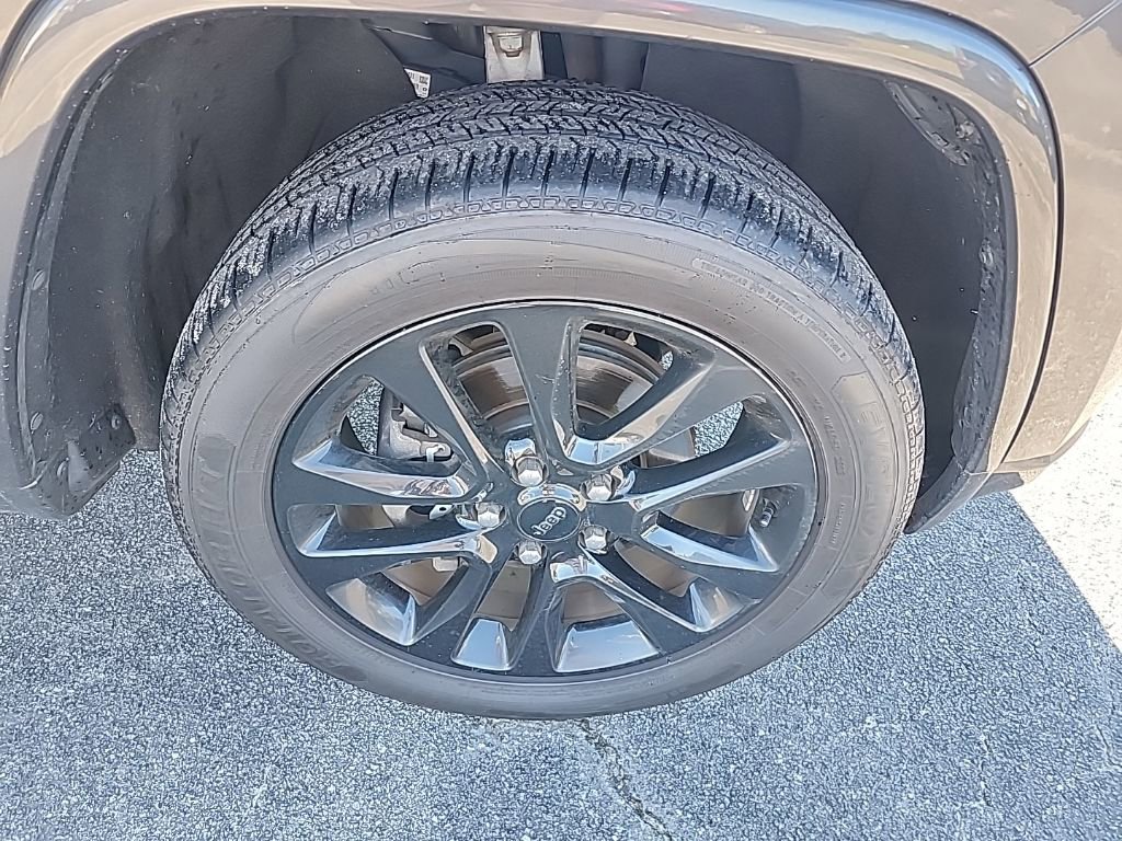 Certified 2020 Jeep Grand Cherokee Altitude AWD/4WD image 14