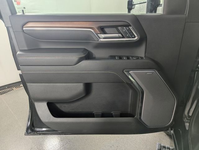 Used 2024 GMC Sierra 3500 Denali w/ Technology Package image 9