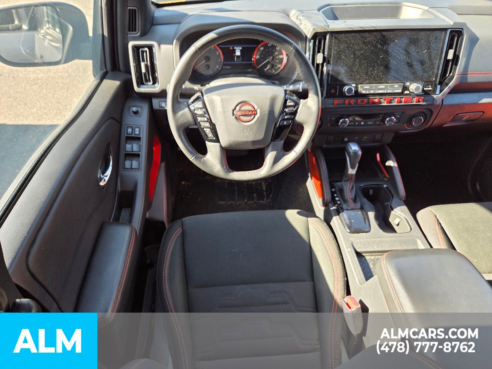 Used 2025 Nissan Frontier PRO-4X image 13