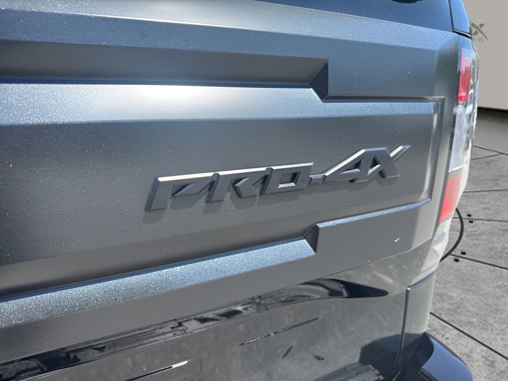 Used 2025 Nissan Frontier PRO-4X AWD/4WD image 30