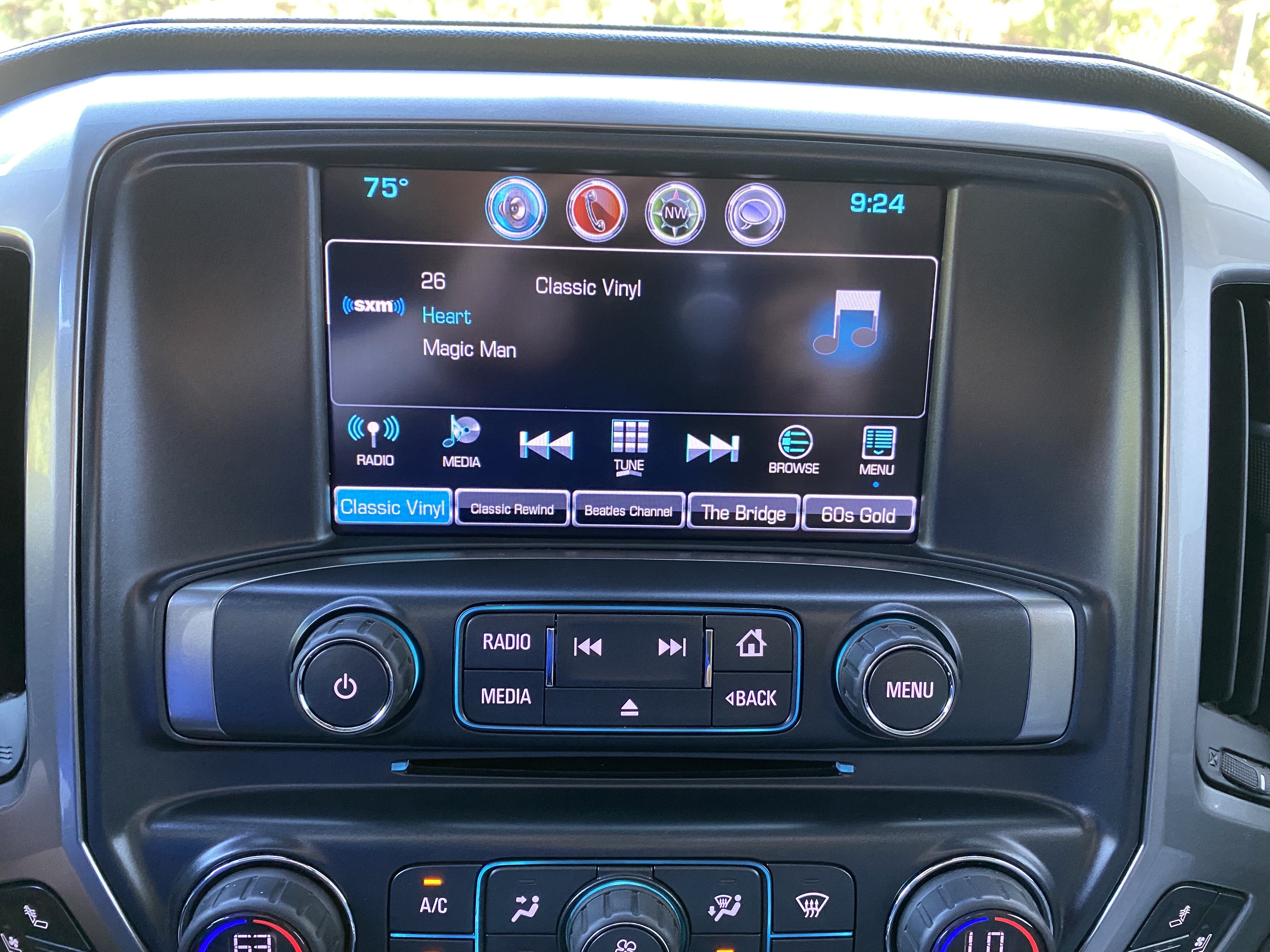 Used 2017 Chevrolet Silverado 1500 LTZ Z71 w/ LTZ Plus Package AWD/4WD image 26