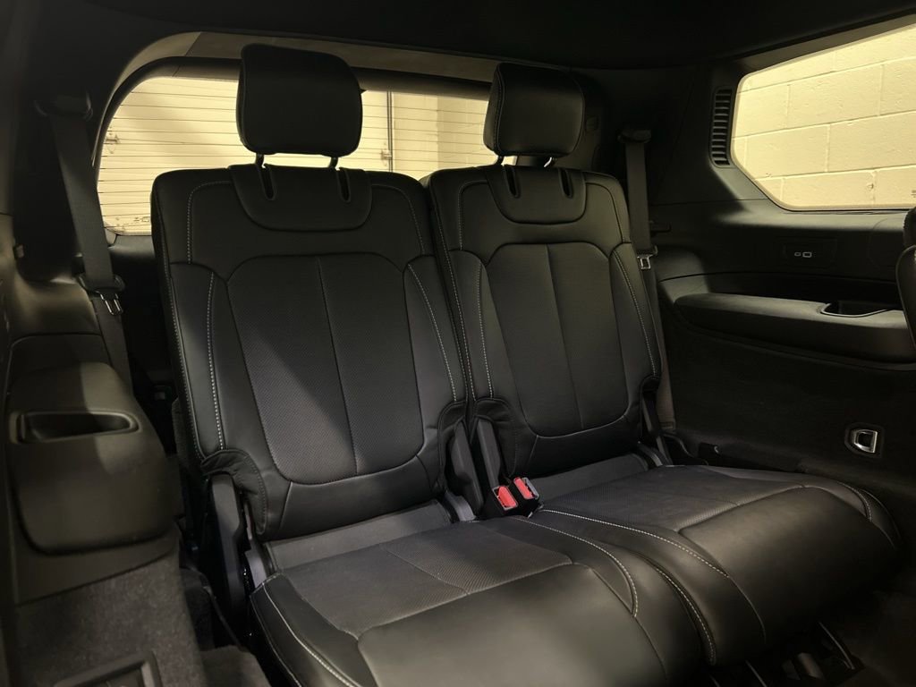 Used 2025 Jeep Grand Cherokee L Overland w/ Luxury Tech Group IV image 10