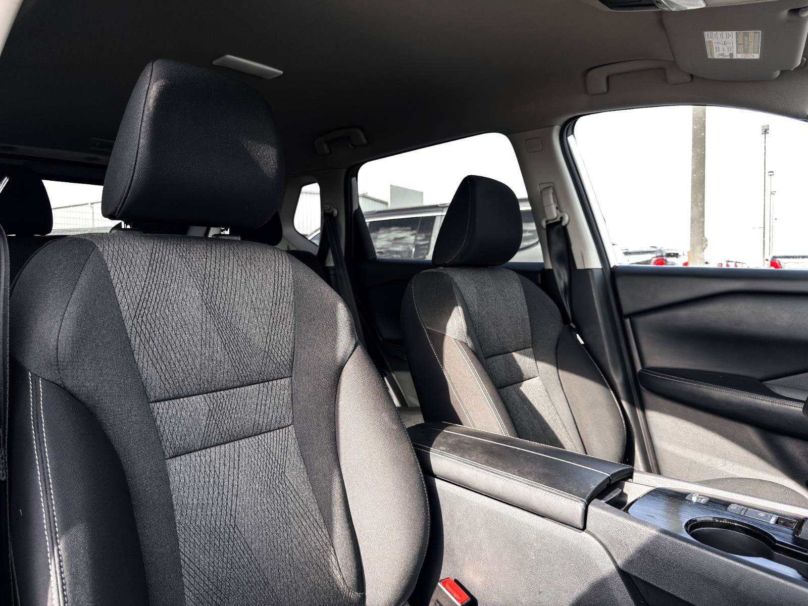 Used 2024 Nissan Rogue SV FWD image 15