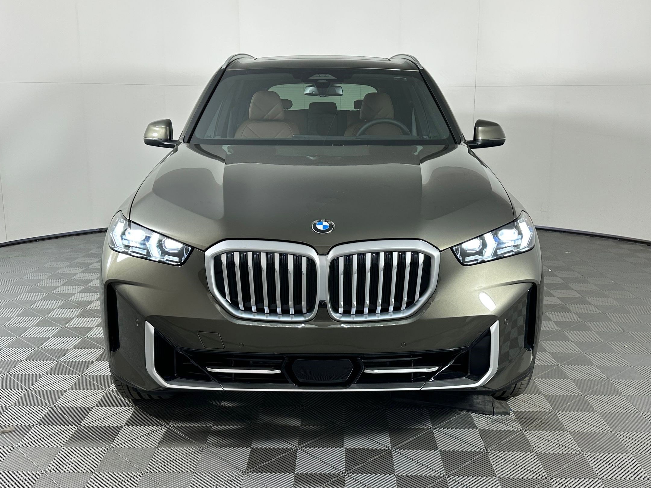 New 2026 BMW X5 sDrive40i image 5