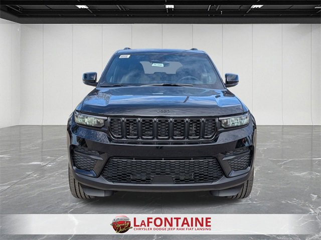 New 2025 Jeep Grand Cherokee Altitude image 8