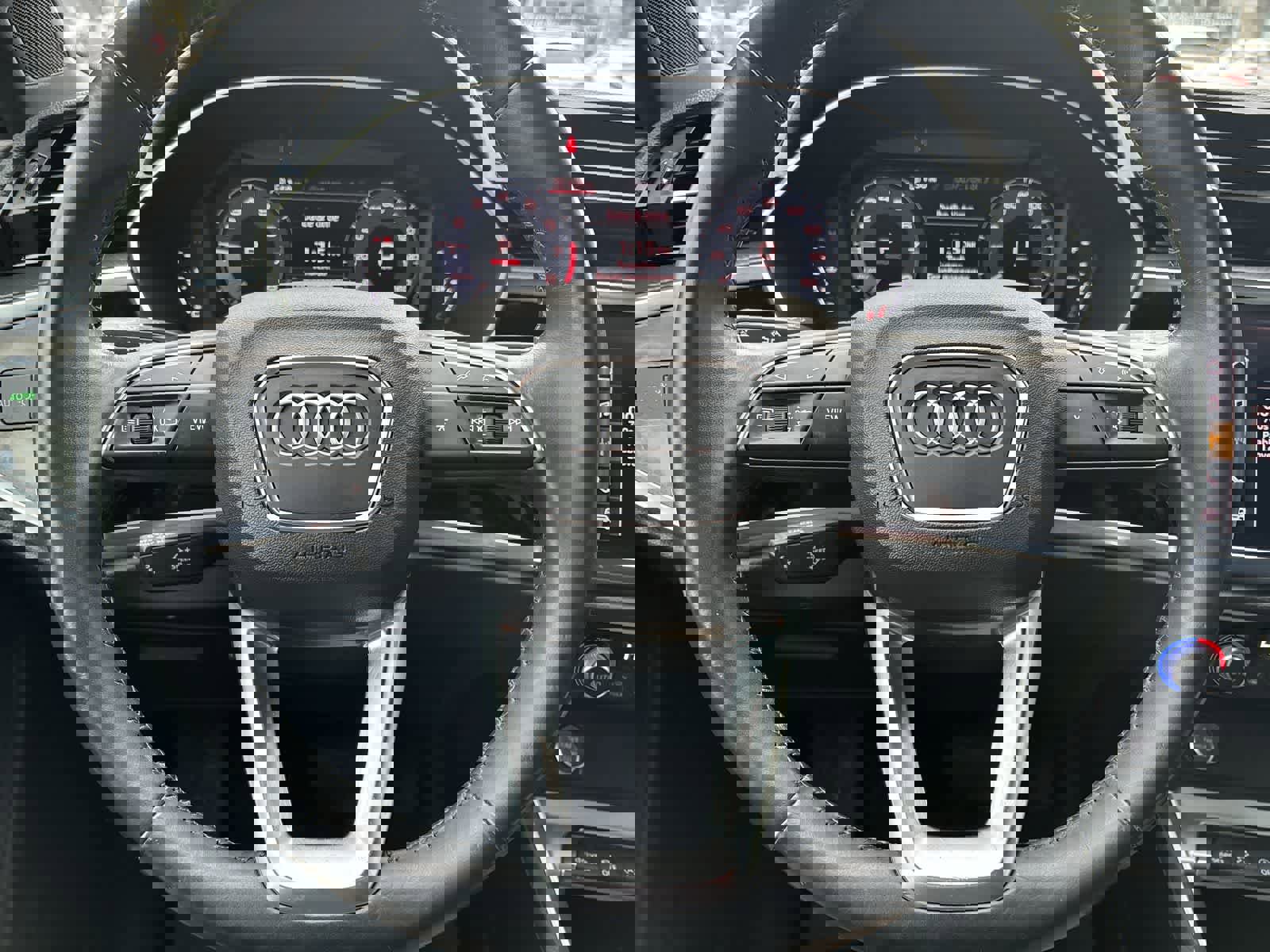 Used 2020 Audi Q3 2.0T Premium image 9