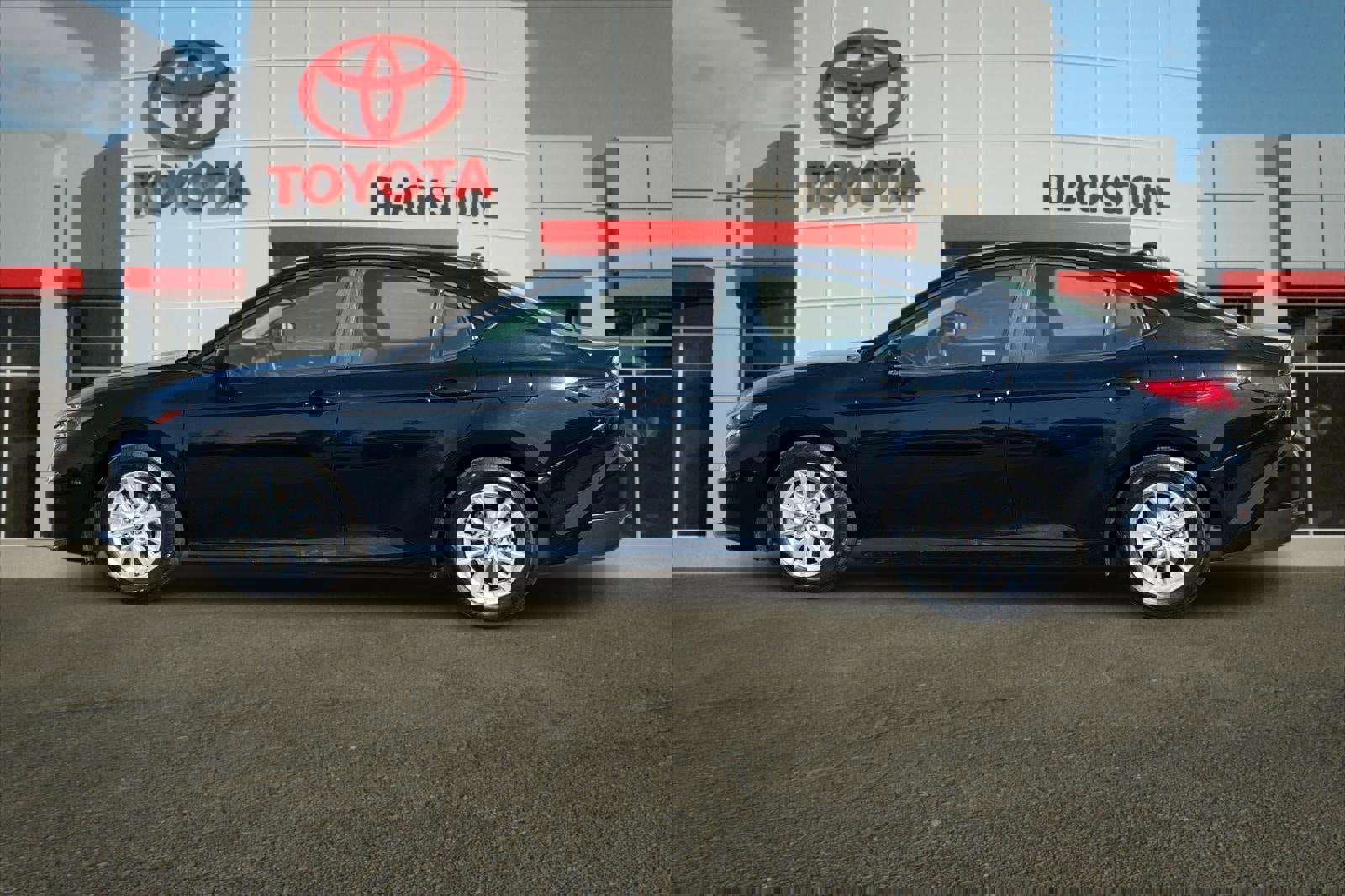 Certified 2025 Toyota Camry LE image 6