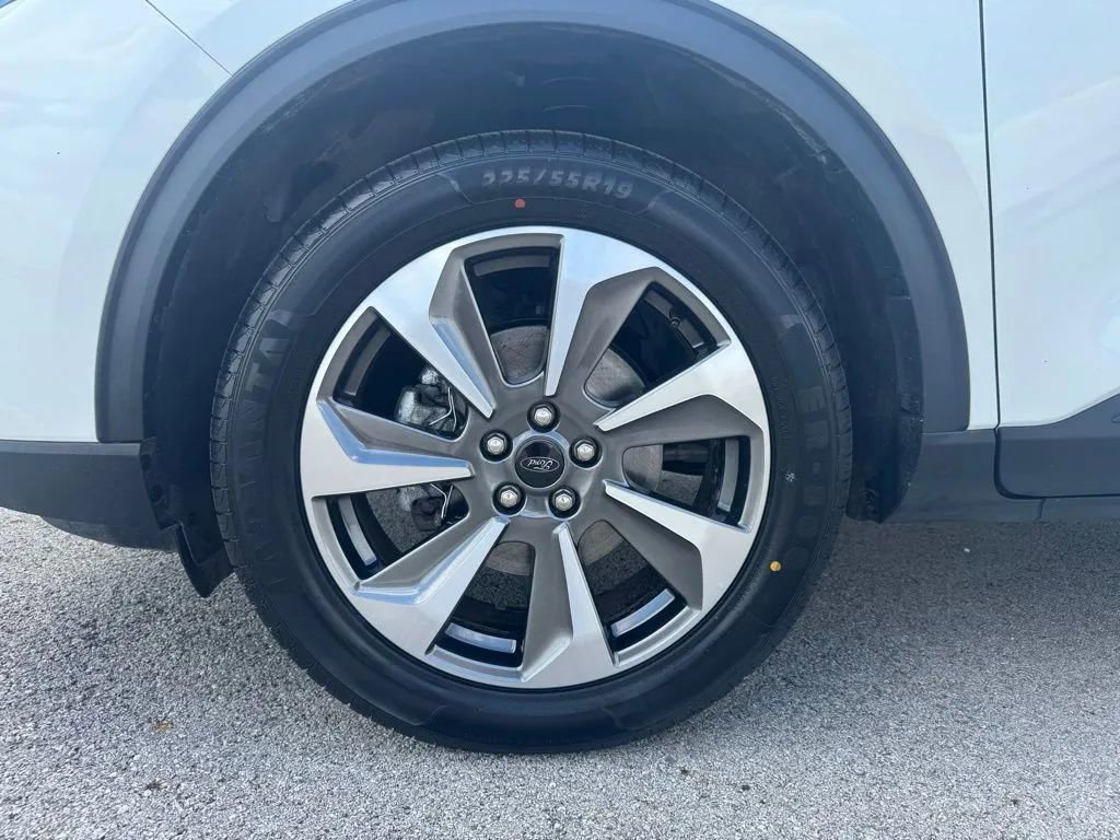 Used 2024 Ford Escape Platinum AWD/4WD image 29