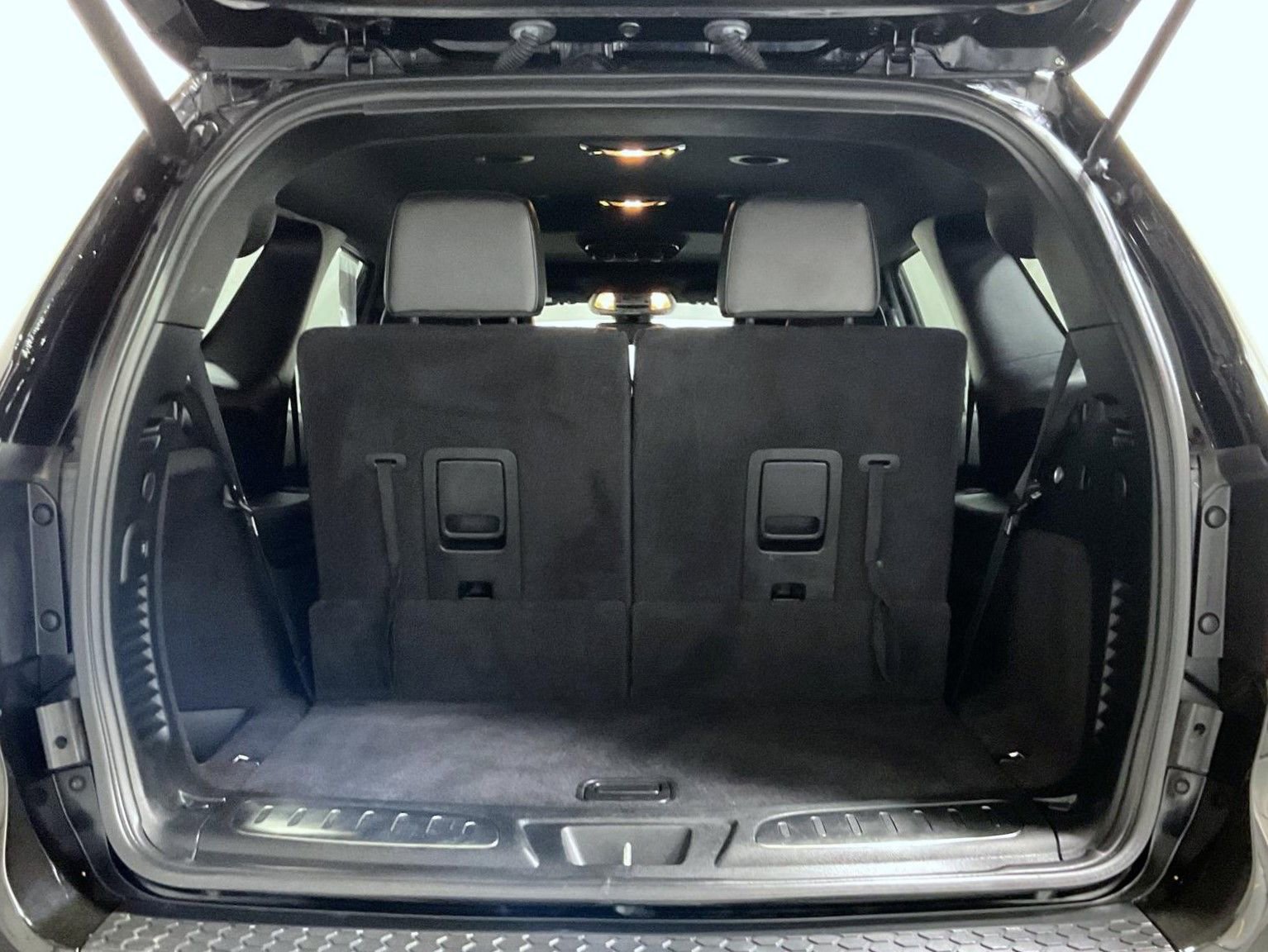 Used 2018 Dodge Durango R/T w/ Trailer Tow Group IV AWD/4WD image 24