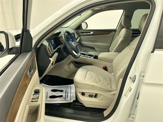Certified 2025 Volkswagen Atlas SE image 12